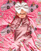 Load image into Gallery viewer, White Scuba